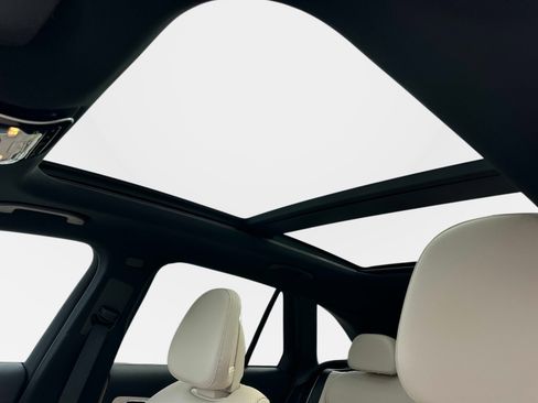 New 2026 Mercedes-Benz GLC 300 image 24