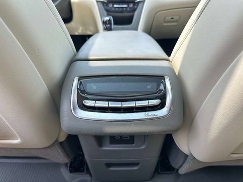 Used 2020 Cadillac XT6 Premium Luxury AWD/4WD image 15