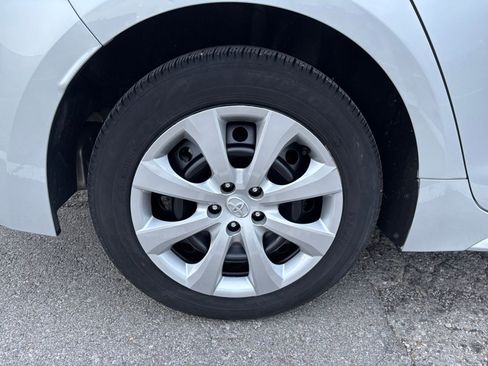 Used 2025 Toyota Corolla LE image 29