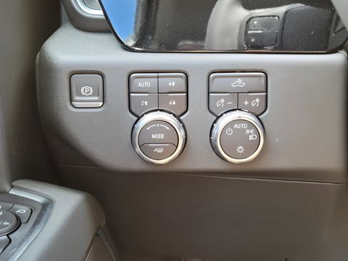 New 2025 GMC Sierra 1500 SLE w/ X31 Off-Road Package image 29