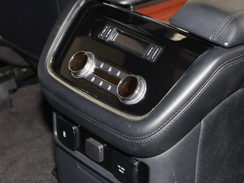 Used 2021 Lincoln Navigator Reserve w/ Luxury Package image 17