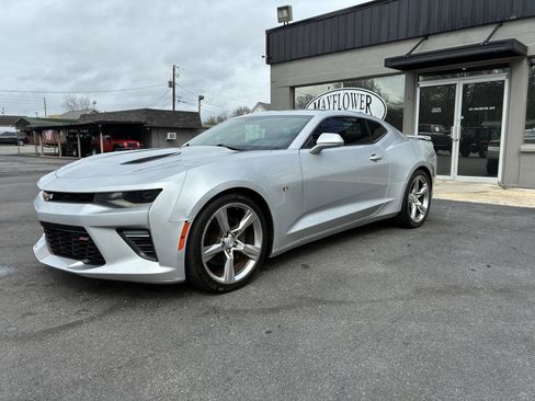 Used 2017 Chevrolet Camaro SS image 2