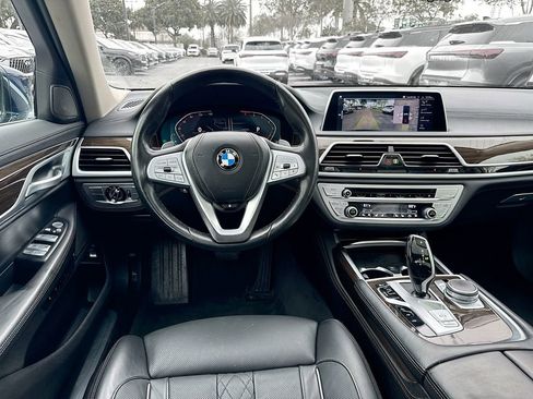 Used 2022 BMW 740i xDrive 740i xDrive w/ Luxury Rear Seating Package image 25