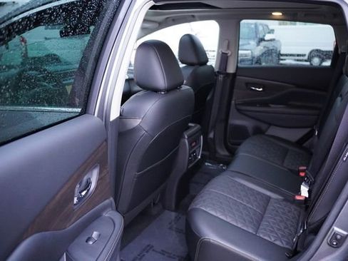 Used 2024 Nissan Murano Platinum w/ Cargo Package image 16