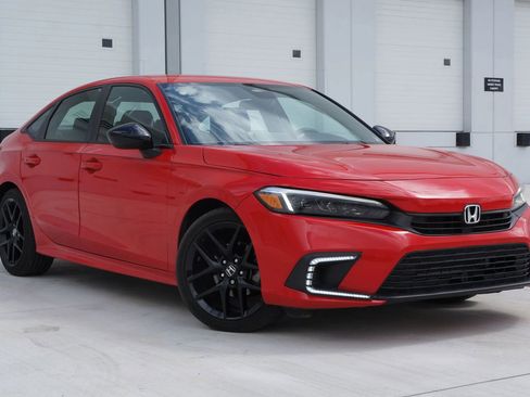 Used 2024 Honda Civic Sport image 2