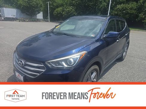 Used 2017 Hyundai Santa Fe Sport FWD image 1