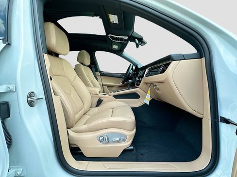 New 2026 Porsche Macan AWD/4WD image 30
