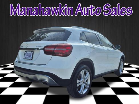 Used 2019 Mercedes-Benz GLA 250 4MATIC image 2