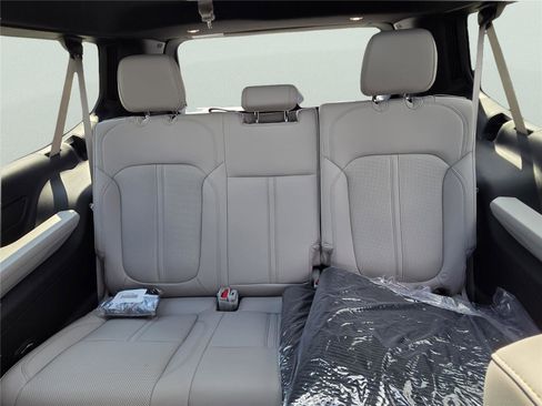 New 2026 Jeep Grand Wagoneer L 4WD w/ Premium Group I image 32