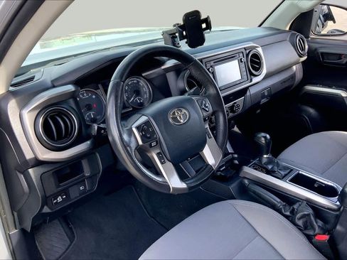 Used 2019 Toyota Tacoma SR5 RWD image 16