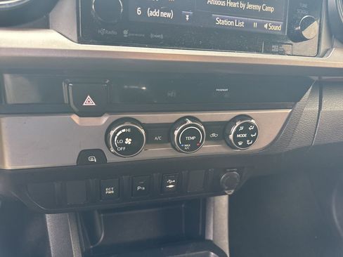 Used 2017 Toyota Tacoma SR5 w/ Tow Package image 14
