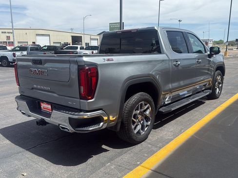 Used 2023 GMC Sierra 1500 SLT w/ SLT Premium Package AWD/4WD image 8