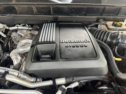 Used 2020 Chevrolet Silverado 1500 LT w/ All-Star Edition image 32