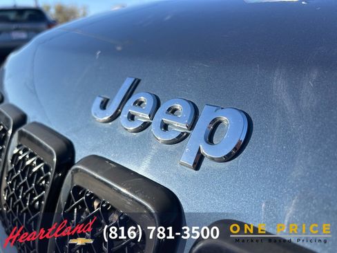 Used 2020 Jeep Cherokee Latitude image 10