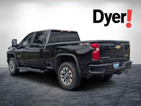 Certified 2022 Chevrolet Silverado 2500 Custom w/ Custom Value Package AWD/4WD image 9