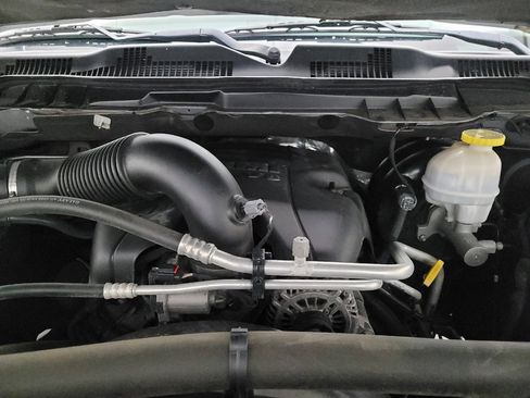 Used 2019 RAM 1500 Classic SLT RWD image 30