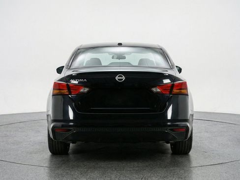 Used 2025 Nissan Altima 2.5 SV FWD image 7