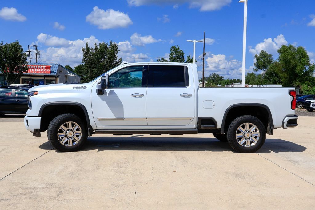 Used 2026 Chevrolet Silverado 2500 High Country w/ High Country Premium Package AWD/4WD image 25