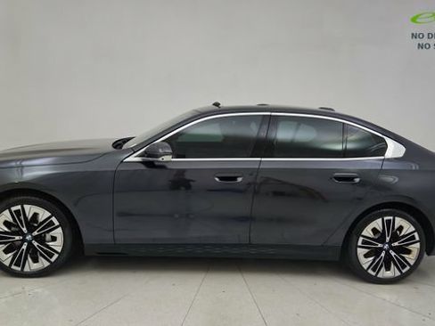 Used 2025 BMW 530i RWD image 10