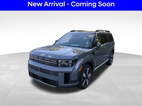 Used 2024 Hyundai Santa Fe Limited FWD image 2