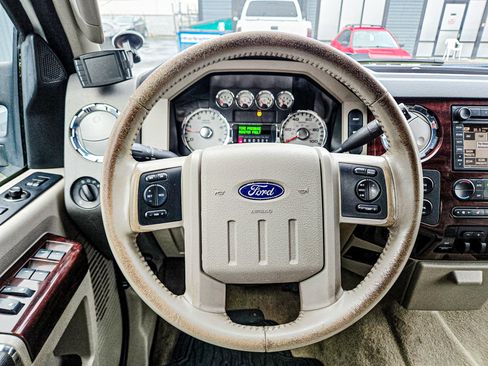 Used 2008 Ford F250 Lariat image 18