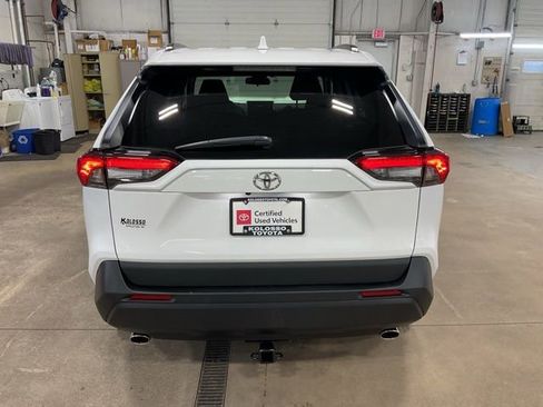 Used 2024 Toyota RAV4 XLE w/ Convenience Package image 5