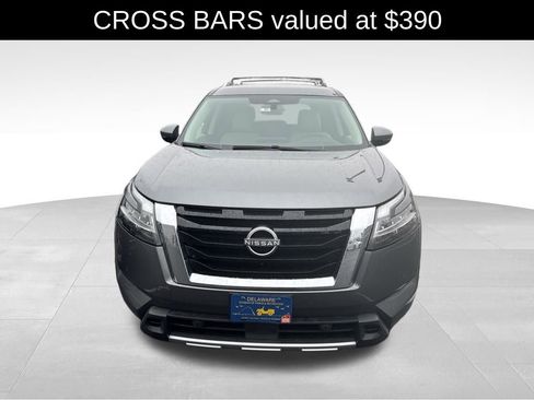 Used 2023 Nissan Pathfinder SL image 2