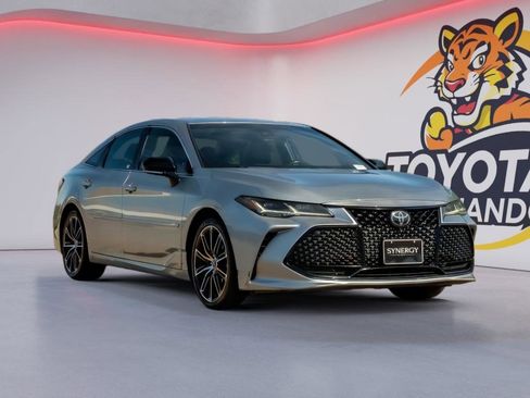 Used 2020 Toyota Avalon Touring w/ Advanced Safety Package FWD image 3