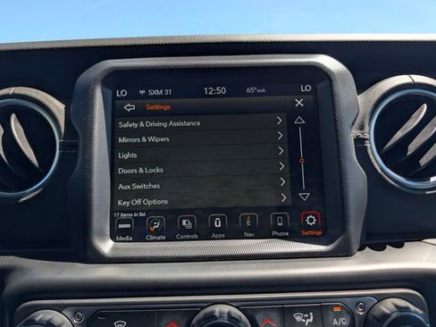 Used 2022 Jeep Wrangler Unlimited Sahara AWD/4WD image 30