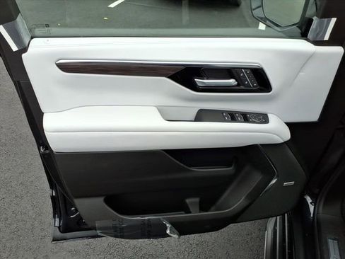 New 2026 Chevrolet Tahoe Premier AWD/4WD image 11