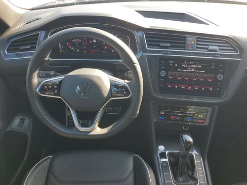 Used 2022 Volkswagen Tiguan SEL R-Line image 20