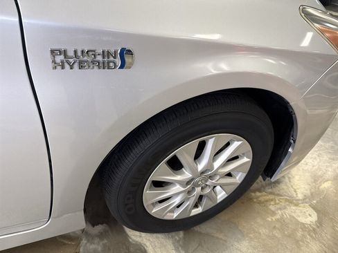 Used 2014 Toyota Prius Prime Plug-In Hybrid FWD image 9