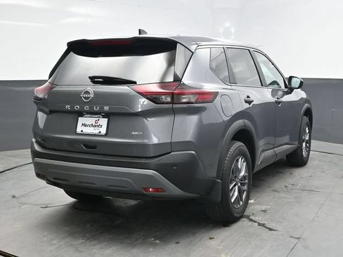 Used 2023 Nissan Rogue S AWD/4WD image 6