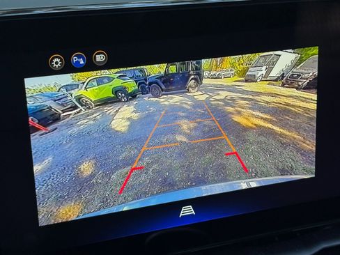 Used 2025 Chevrolet Equinox LT image 17