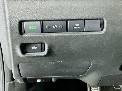 Used 2024 Nissan Sentra S FWD image 12