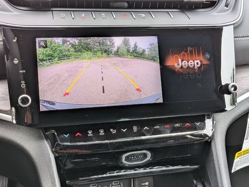 New 2026 Jeep Grand Cherokee Limited AWD/4WD image 25