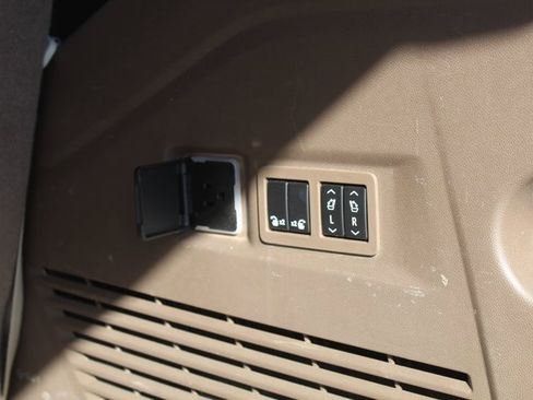 Used 2022 GMC Yukon Denali w/ Max Trailering Package image 8