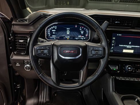 Used 2024 GMC Sierra 2500 AT4 w/ AT4 Premium Plus Package AWD/4WD image 17