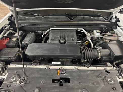 Used 2024 Chevrolet Colorado Z71 w/ Z71 Convenience Package 2 image 11