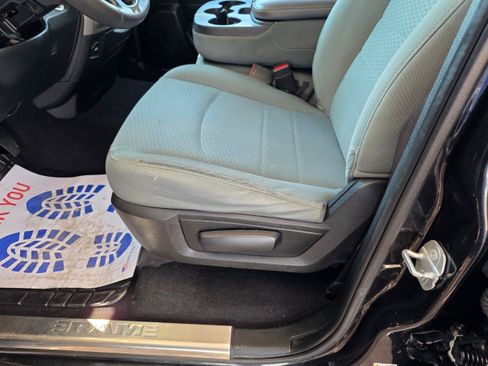 Used 2018 RAM 1500 Express RWD image 14