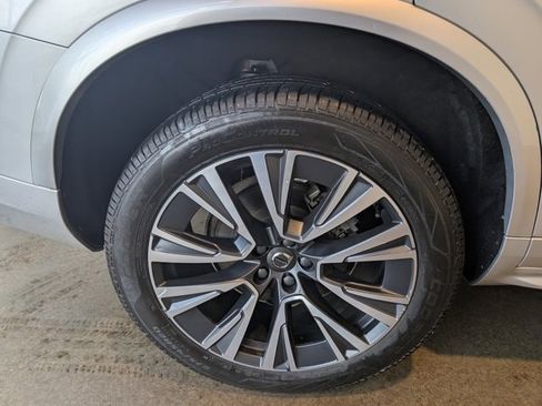 Used 2022 Volvo XC90 T5 Momentum image 8