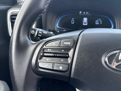 Certified 2023 Hyundai Venue SEL FWD image 25