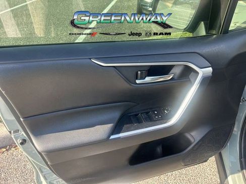 Used 2021 Toyota RAV4 XLE FWD image 14