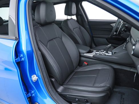 New 2025 Alfa Romeo Giulia w/ Driving Assist Package image 12