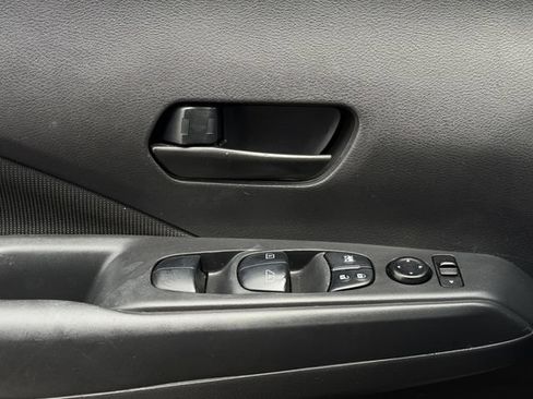 Used 2022 Nissan Kicks S FWD image 18
