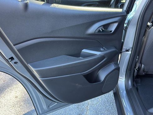 New 2026 Chevrolet Trax RS w/ Sunroof Package image 15