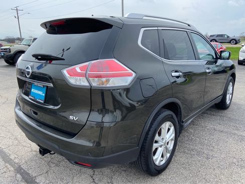 Used 2016 Nissan Rogue SV w/ SV Premium Package image 5