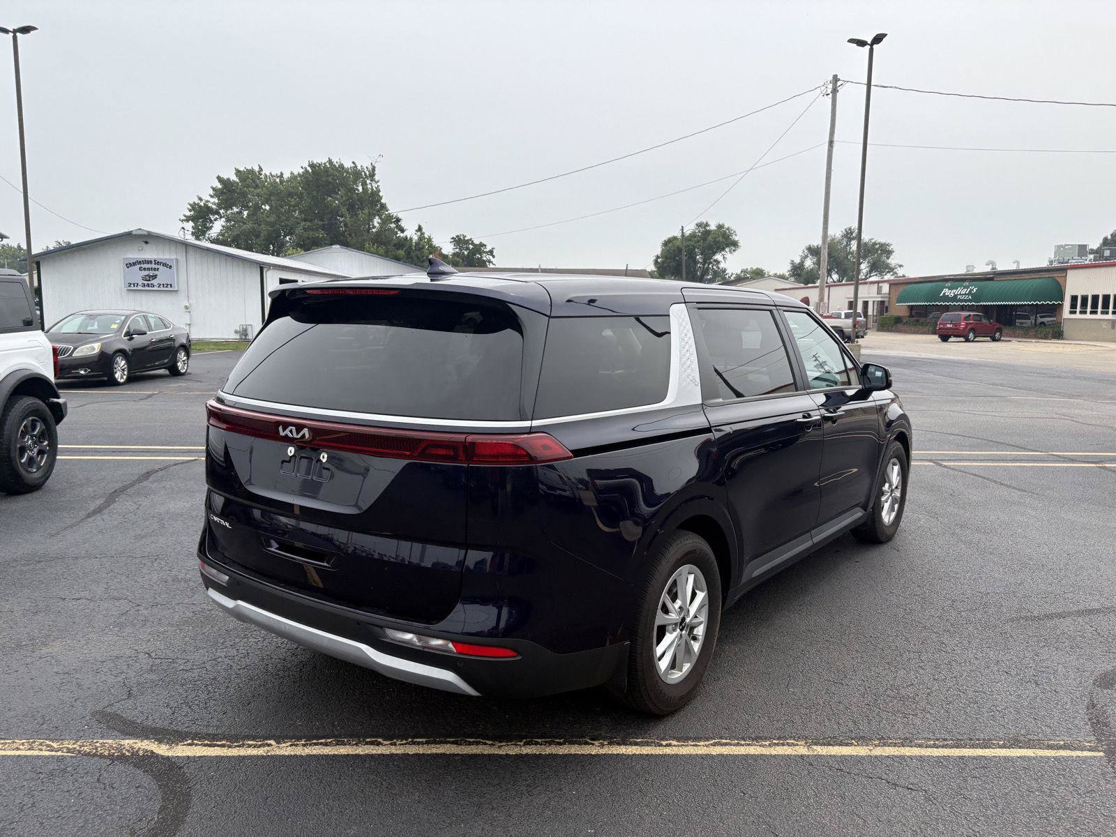 Used 2023 Kia Carnival LX FWD image 23
