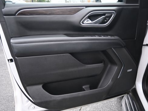 Used 2021 Chevrolet Tahoe LT w/ LT Signature Package image 16