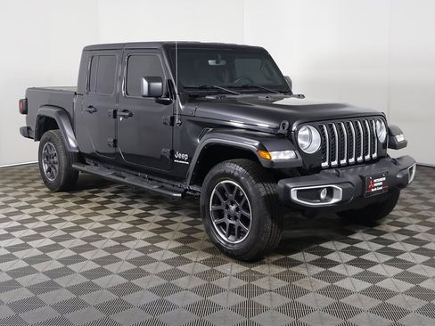 Used 2023 Jeep Gladiator Overland image 43
